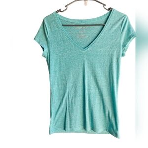 Cool and airy top with deep  Vneck